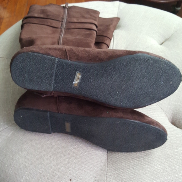 Shoes - Picture 3 of 5